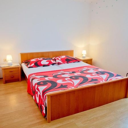 Апартаменти Apartmans Dina And Hana Radeki Polje 50 Loborika Екстер'єр фото