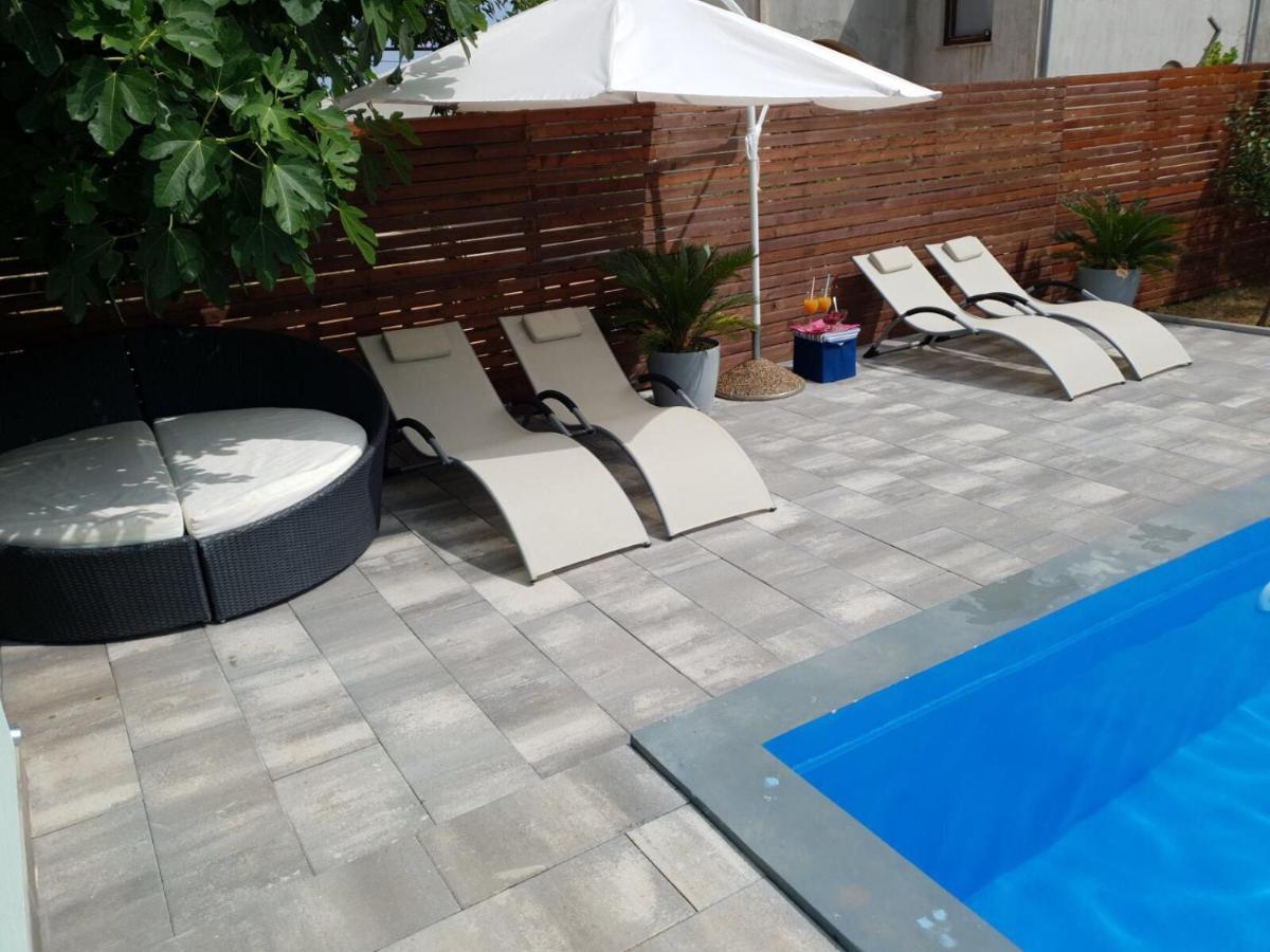 Апартаменти Apartmans Dina And Hana Radeki Polje 50 Loborika Екстер'єр фото