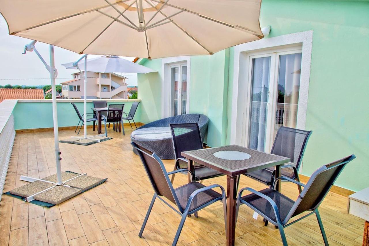Апартаменти Apartmans Dina And Hana Radeki Polje 50 Loborika Екстер'єр фото