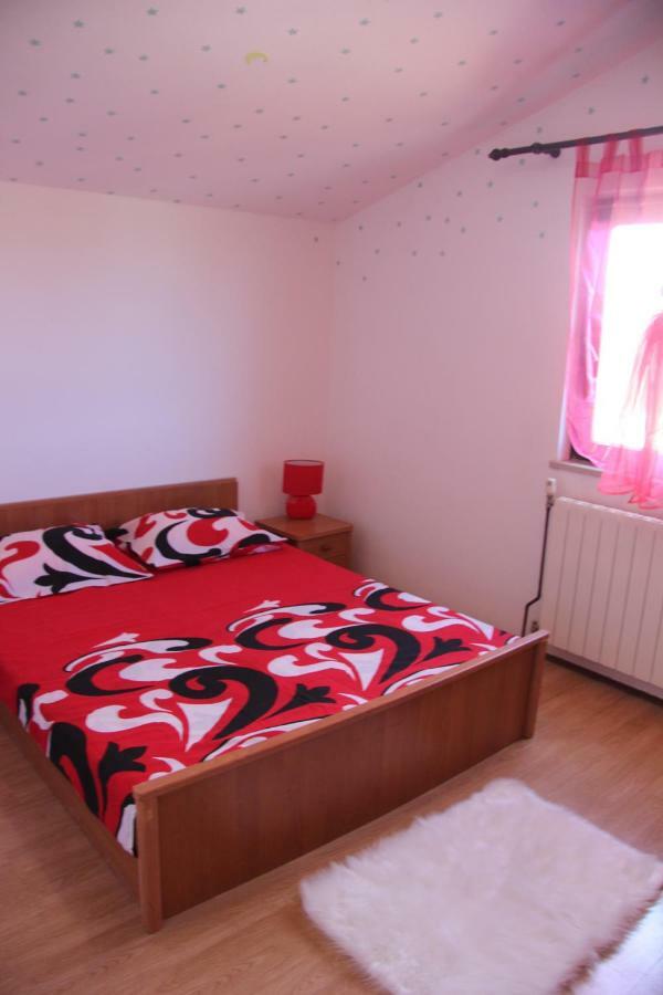Апартаменти Apartmans Dina And Hana Radeki Polje 50 Loborika Екстер'єр фото